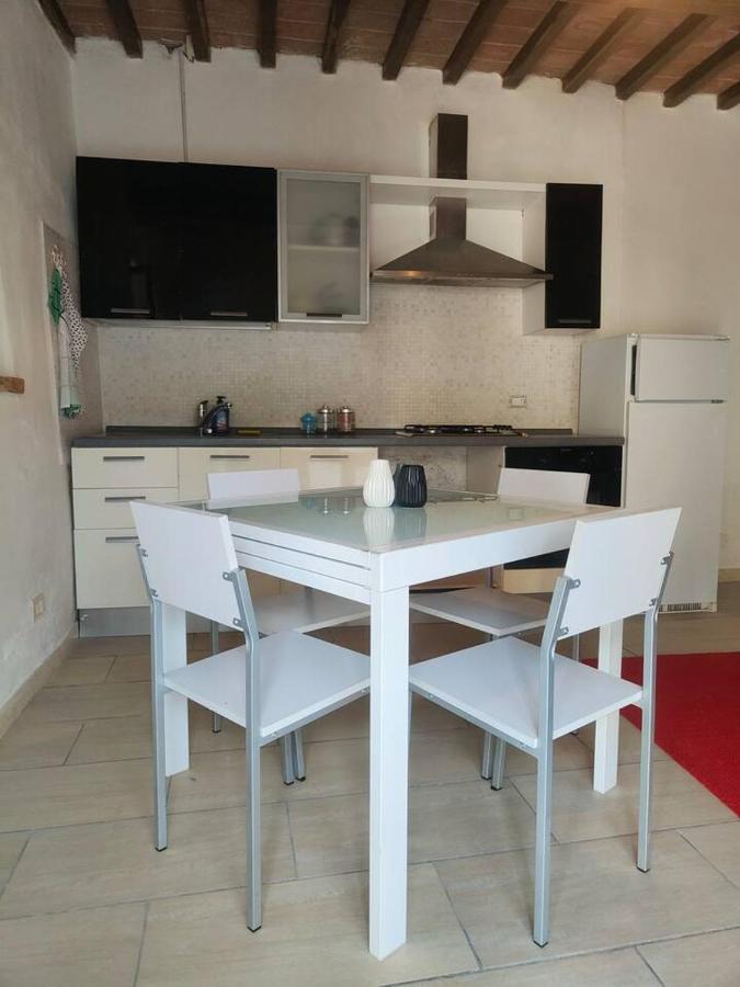 La Casina Apartment Montecatini Val di Cecina Luaran gambar