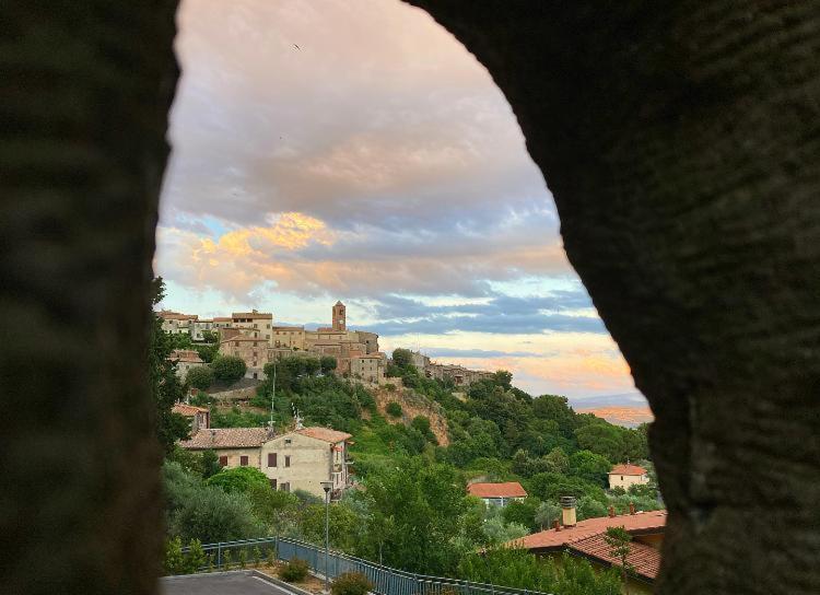 La Casina Apartment Montecatini Val di Cecina Luaran gambar